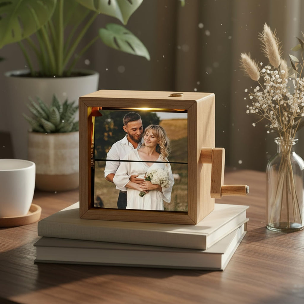 Hand-Cranked Animation Box, Personalized Mechanical Picture Flipper